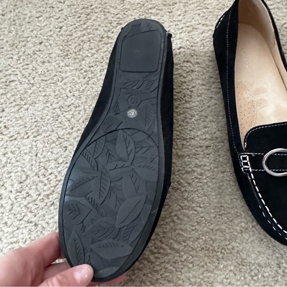 Liz Claiborne Black Loafers with Silver Accent - Picture 3 of 6